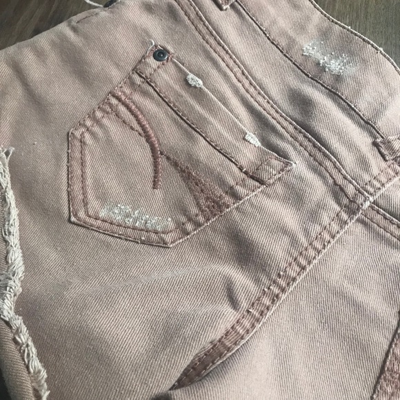 Shorts - Picture 6 of 7